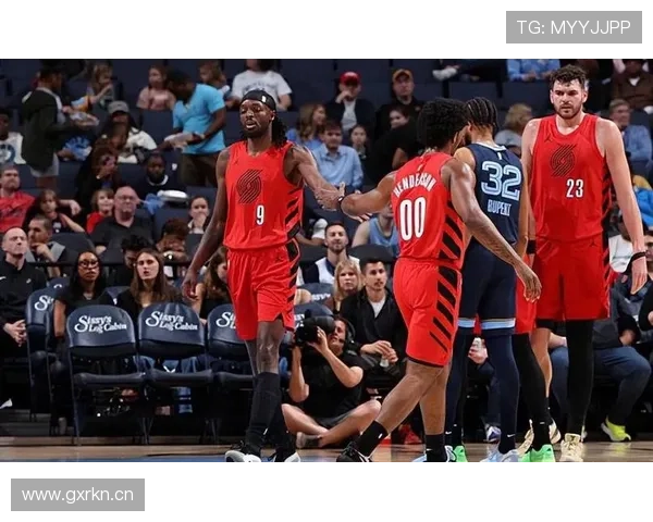 球队进攻策略深入解析：如何提升得分效率与协作配合的有效方法