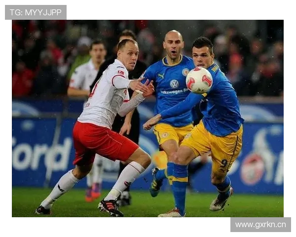 塔利亚菲科阿贾克斯时代表现稳健，防守贡献持续提升