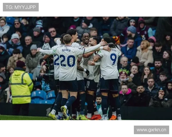 奇·亚当斯本赛季英超表现稳健,状态持续提升 奇·亚当斯本赛季英超表现稳健,状态持续提升